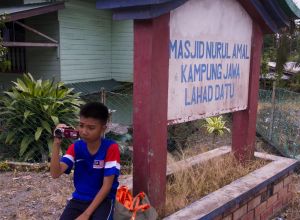 Kampung Ride with Bike and Tours in Lahad Datu